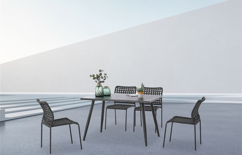 RC2027 Black Outdoor Dining Table With 4 Chairs • Mobilitop Lebanon