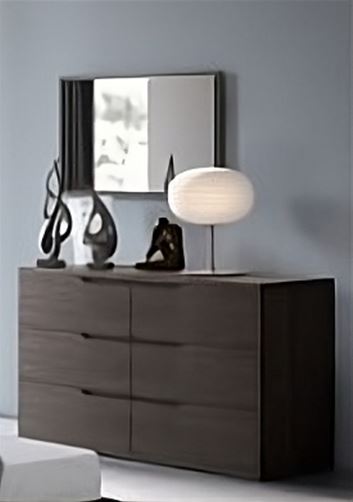VEGA - Italian dresser and mirror.