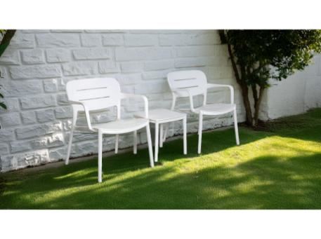 SAGE-Pool Chair Resin White