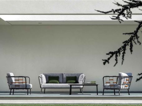 SOHO - Simple Outdoor Living Lounge With Table